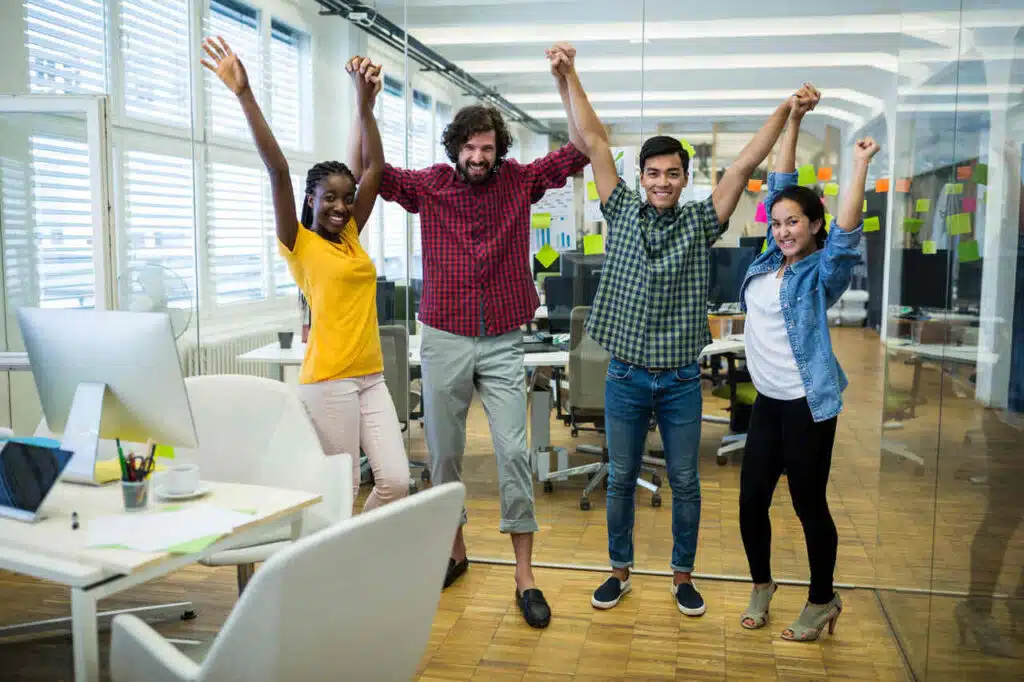 equipe de trabalho feliz